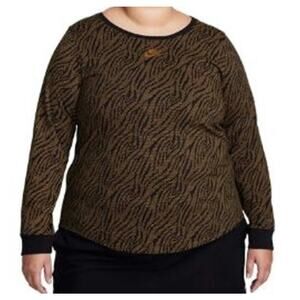 Nike Plus Women’s 3X Sportswear Essentials Long-Sleeve Top